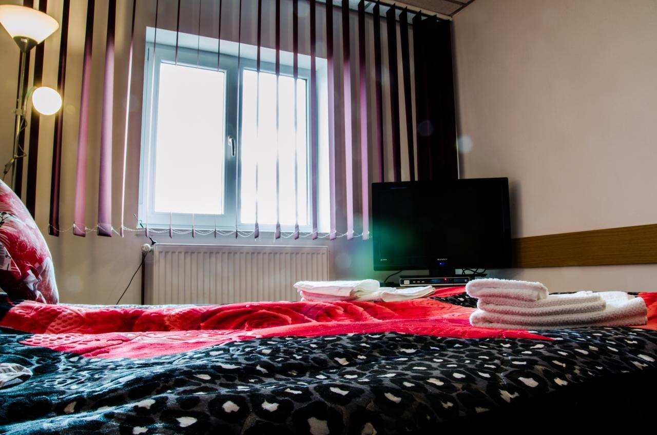 Pensiunea Georgibel Deva Exteriör bild